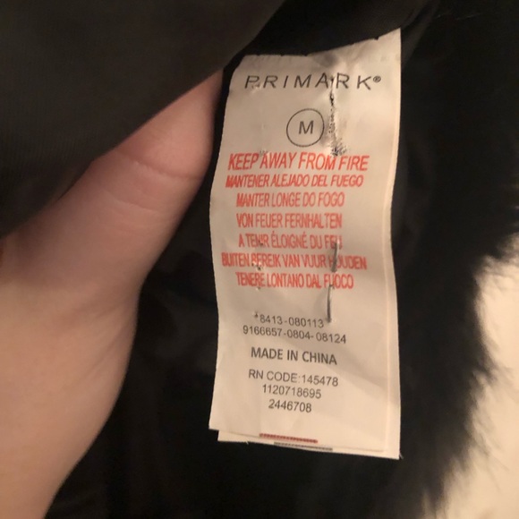 ⛔️SOLD⛔️ Primark 🖤 Cozy Vegan Fur Vest - Picture 7 of 9